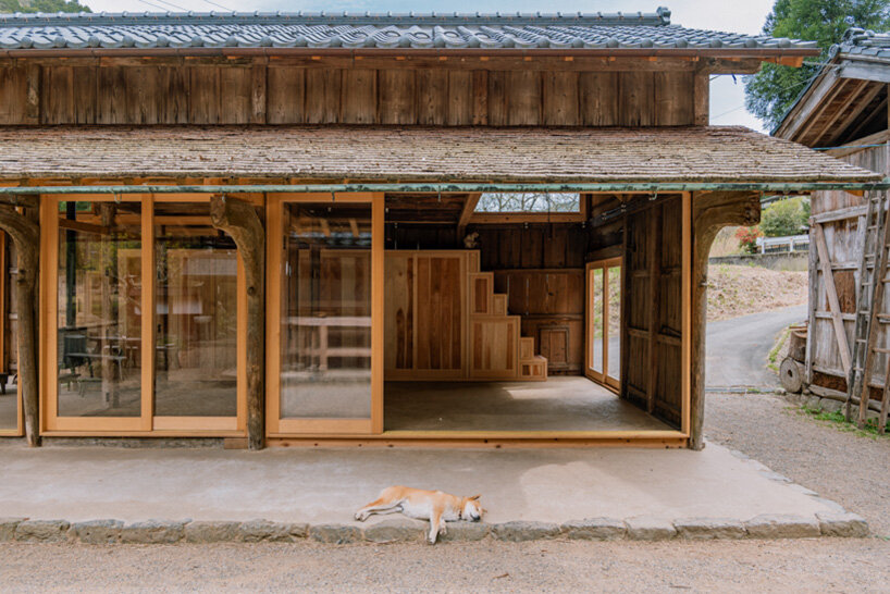 2m26 revives century-old kyoto annex with cypress structure