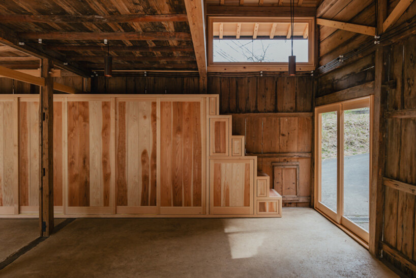 2m26 revives century-old kyoto annex with cypress structure and rammed earth flooring