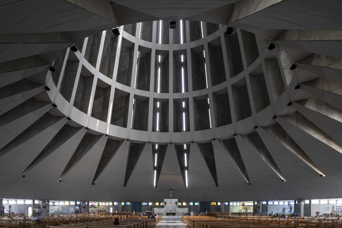 Brutalis Italia: Roberto Conte & Stefano Perego menangkap monumen beton di pameran Berlin