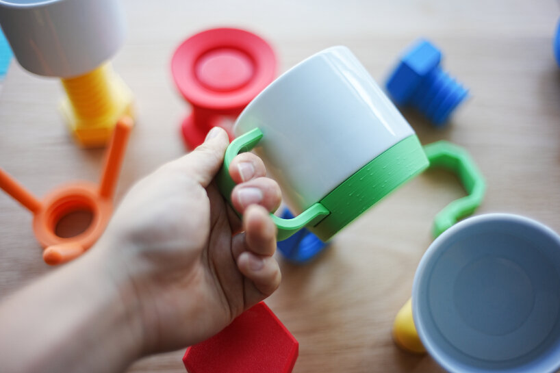 detailed view of the handle with circular bottom plate