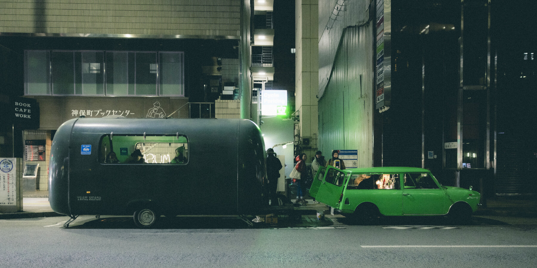 interview-MINI-car-off-grid-trailer-tokyo-listening-minibar-MIDORI-designboom-ban