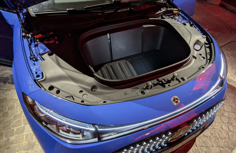 view of the front storage, or frunk