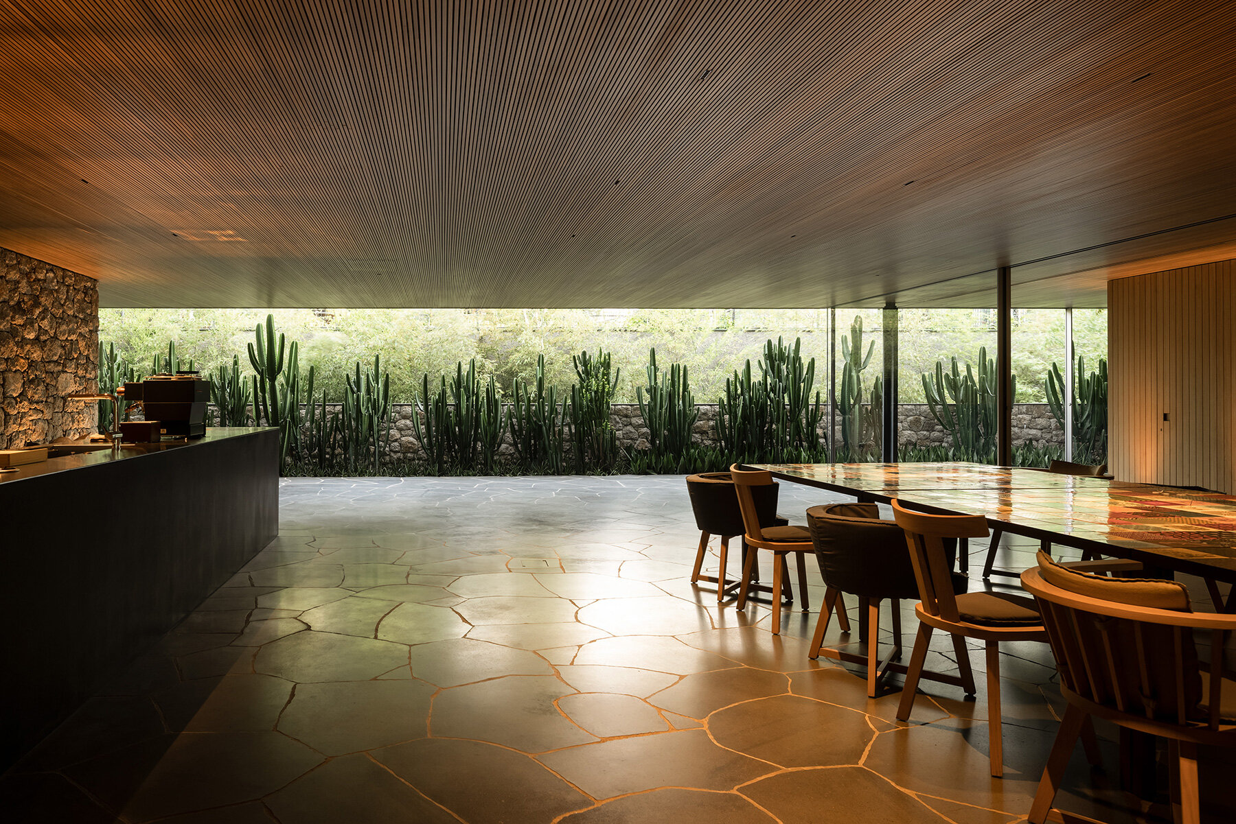 studio-mk27-monolithic-concrete-house-tropical-garden-sao-paulo-designboom-large02