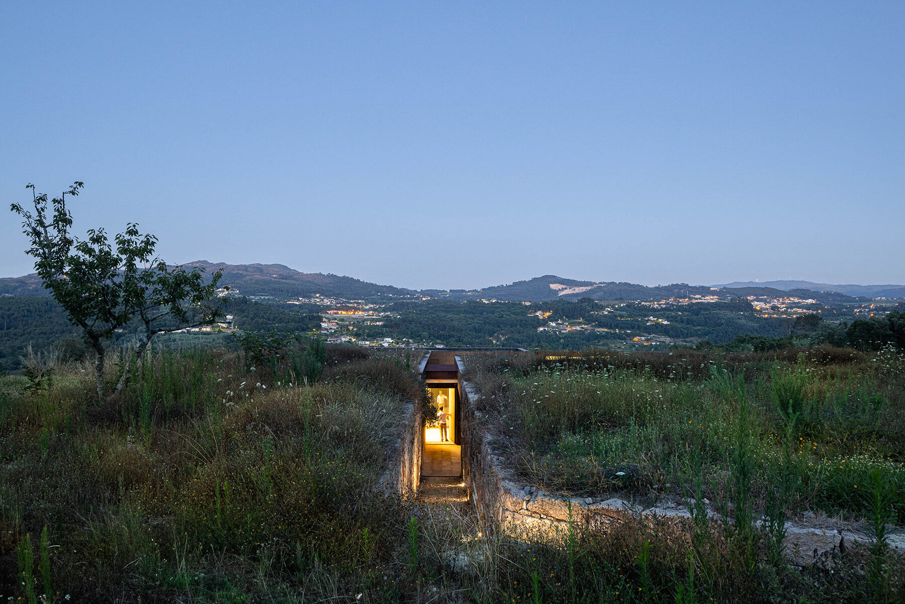 tsou-arquitectos-casa-da-levada-portugal-cork-designboom-08a