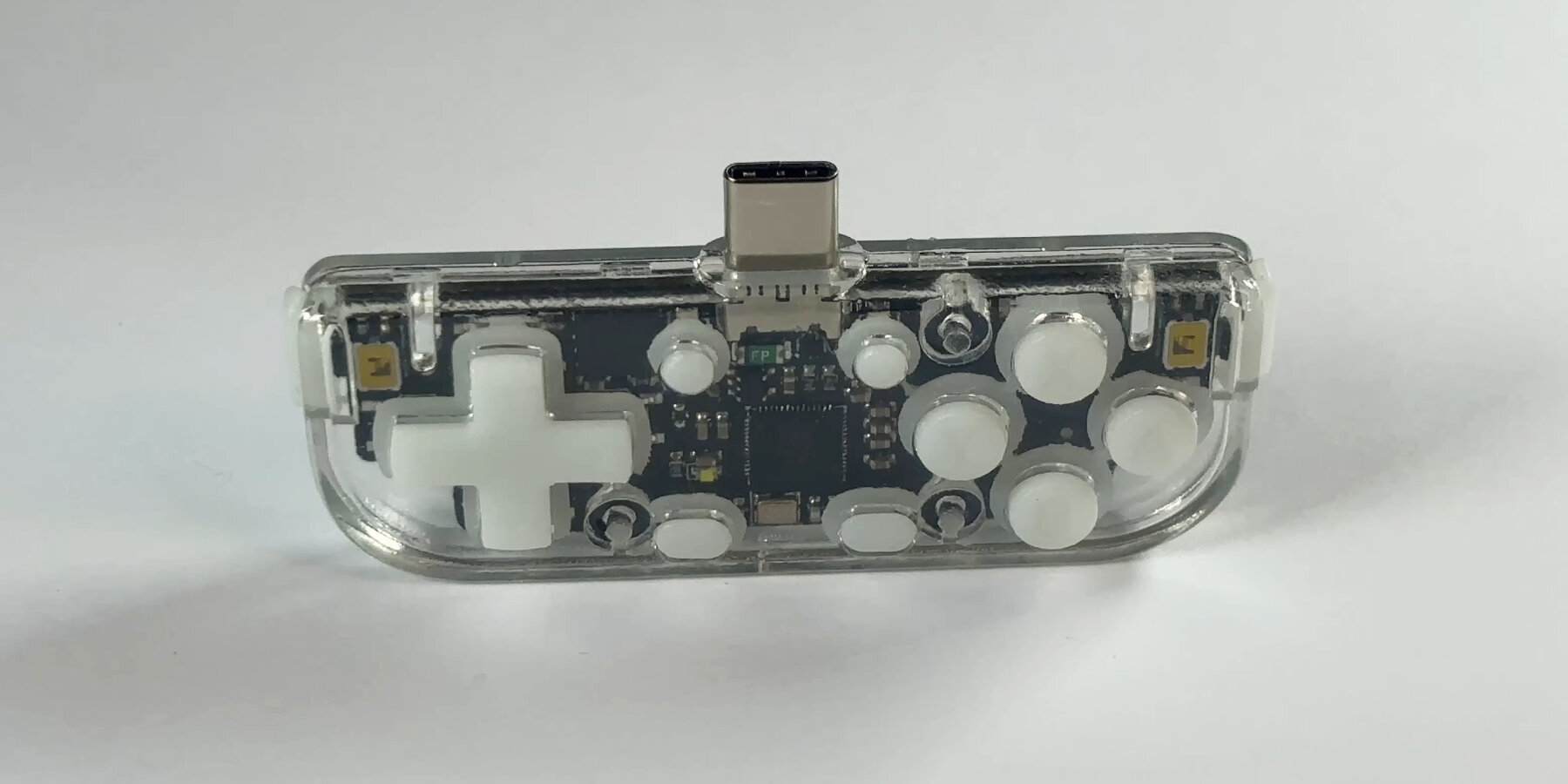 3D-printable-gamepad-smartphones-portrait-mode-gaming-maximilian-kern-designboom-ban