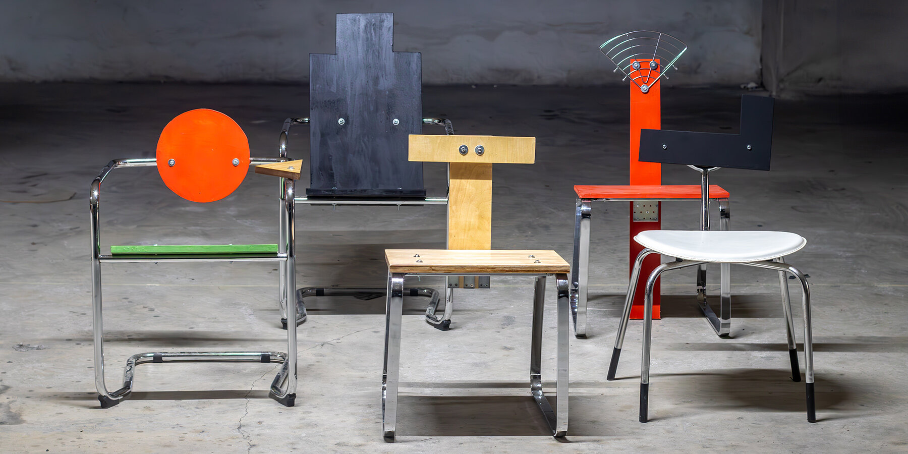 aha-objects-chairs-set-design-the-chairs-a-tragic-farce-eugene-ionesco-spazju-kreattiv-malta-designboom-1800-2