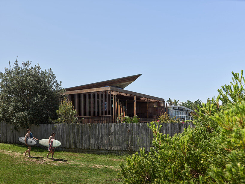 alexander symes revamps kite-like house in australia with solar power and recycled materials