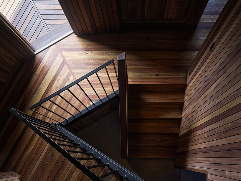 alexander symes revamps kite-like house in australia with solar power and recycled materials