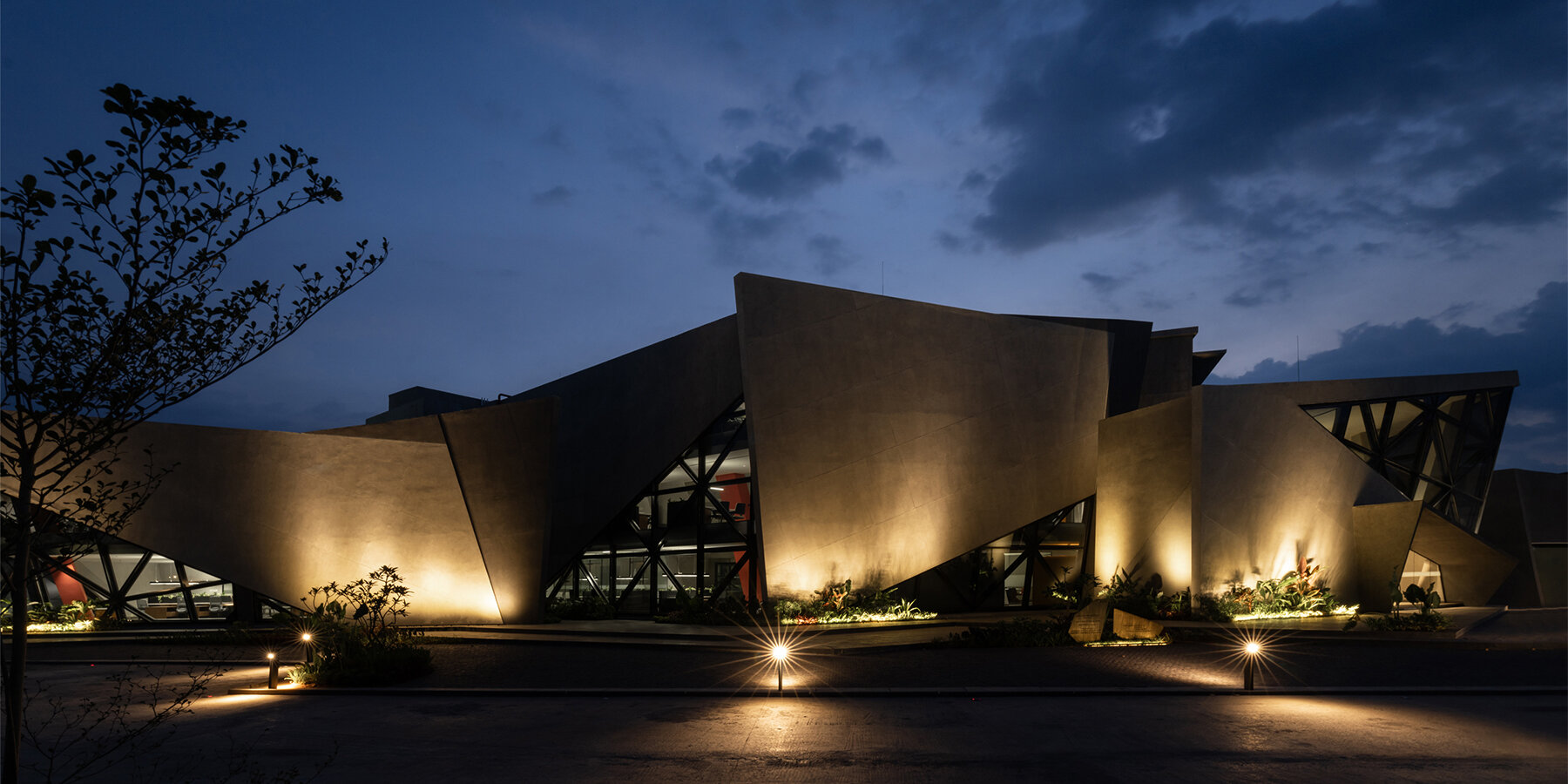 amethyst-workspace-curved-dimension-india-designboom-1800-3