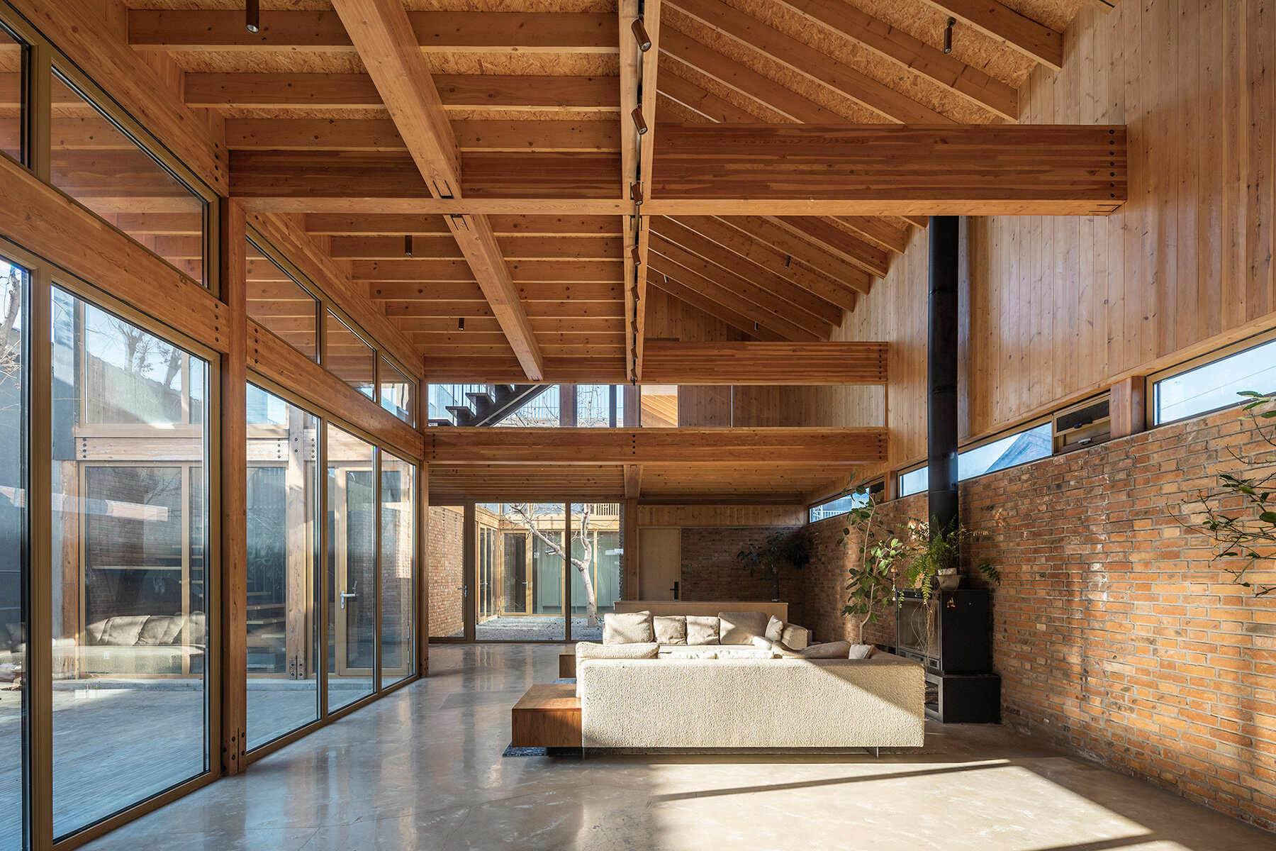 archstudio-courtyard-tradition-timber-framed-guesthouse-beijing-designboom-large02