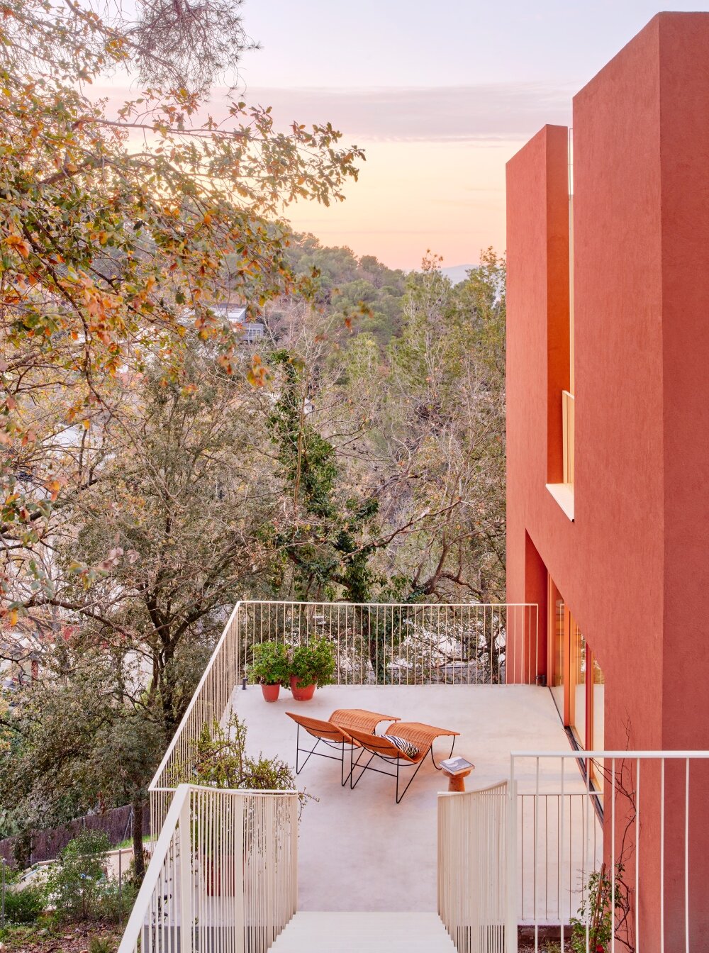 raúl sánchez's casa magarola rests above steep, sloping terrain in spain