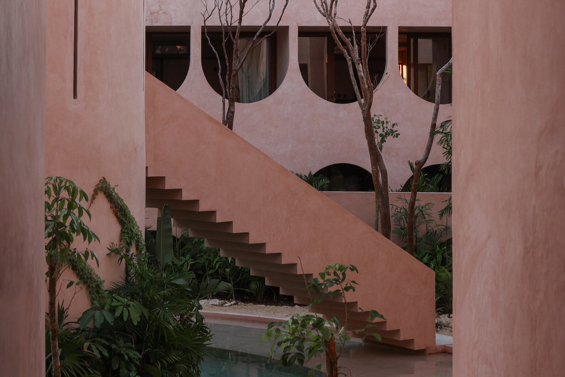 central-tower-elliptical-courtyard-v-taller-babel-arched-complex-mexico-tulum-designboom-large03