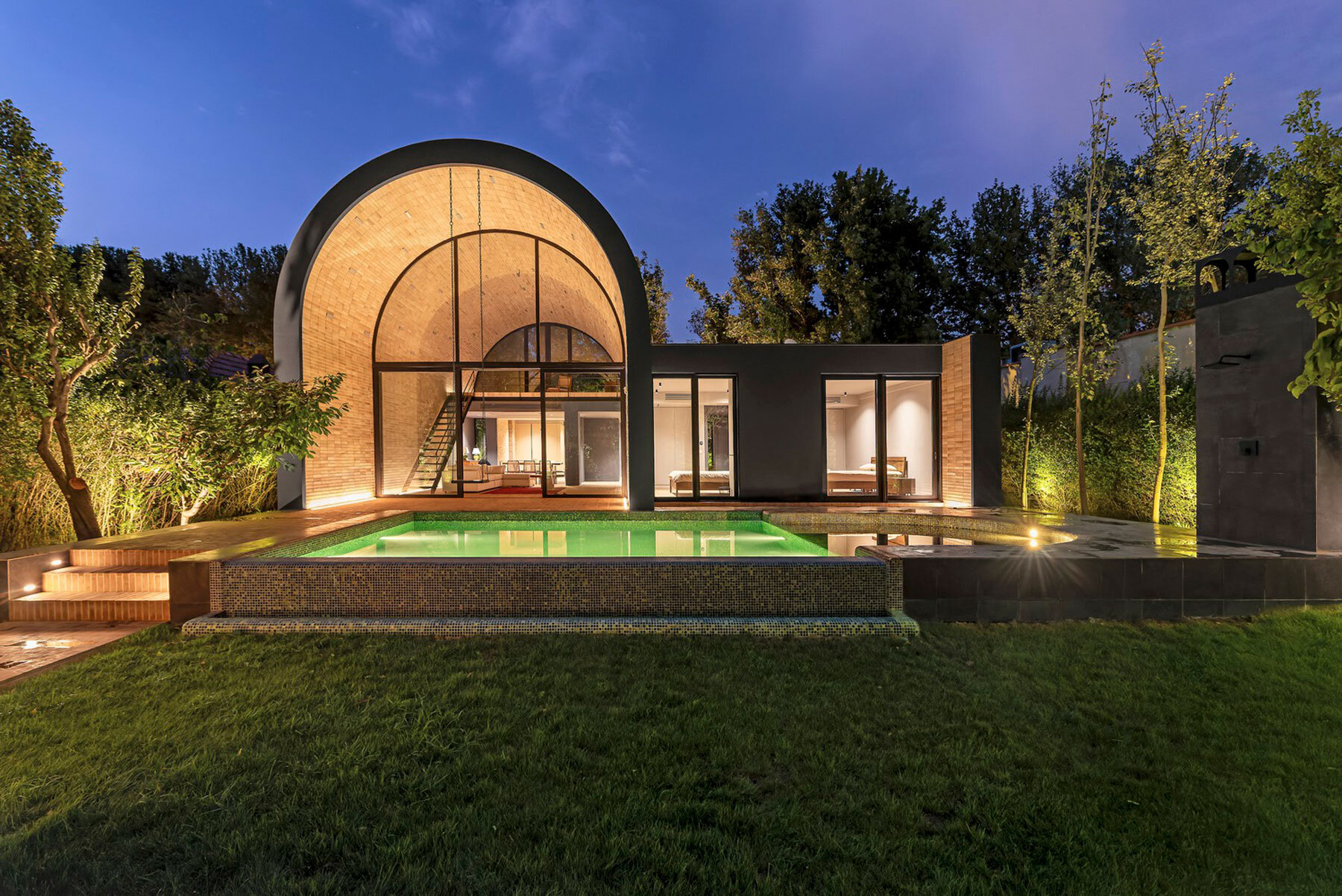 dehkadeh-iwan-house-super-void-space-iran-designboom-1800-6