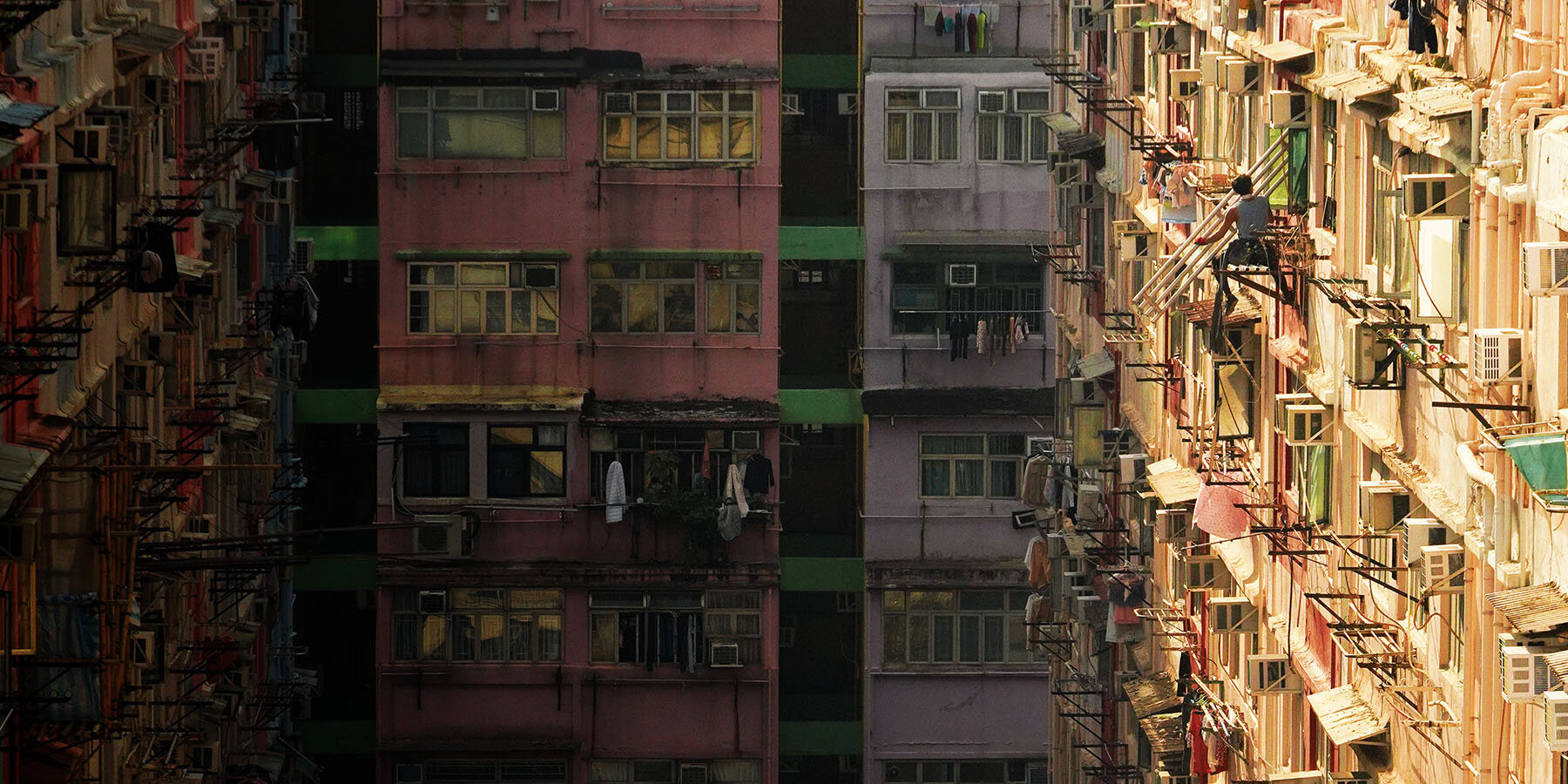 echoing-above-photographic-series-romain-jacquet-lagreze-bamboo-scaffolding-hong-kong-designboom-1800-3