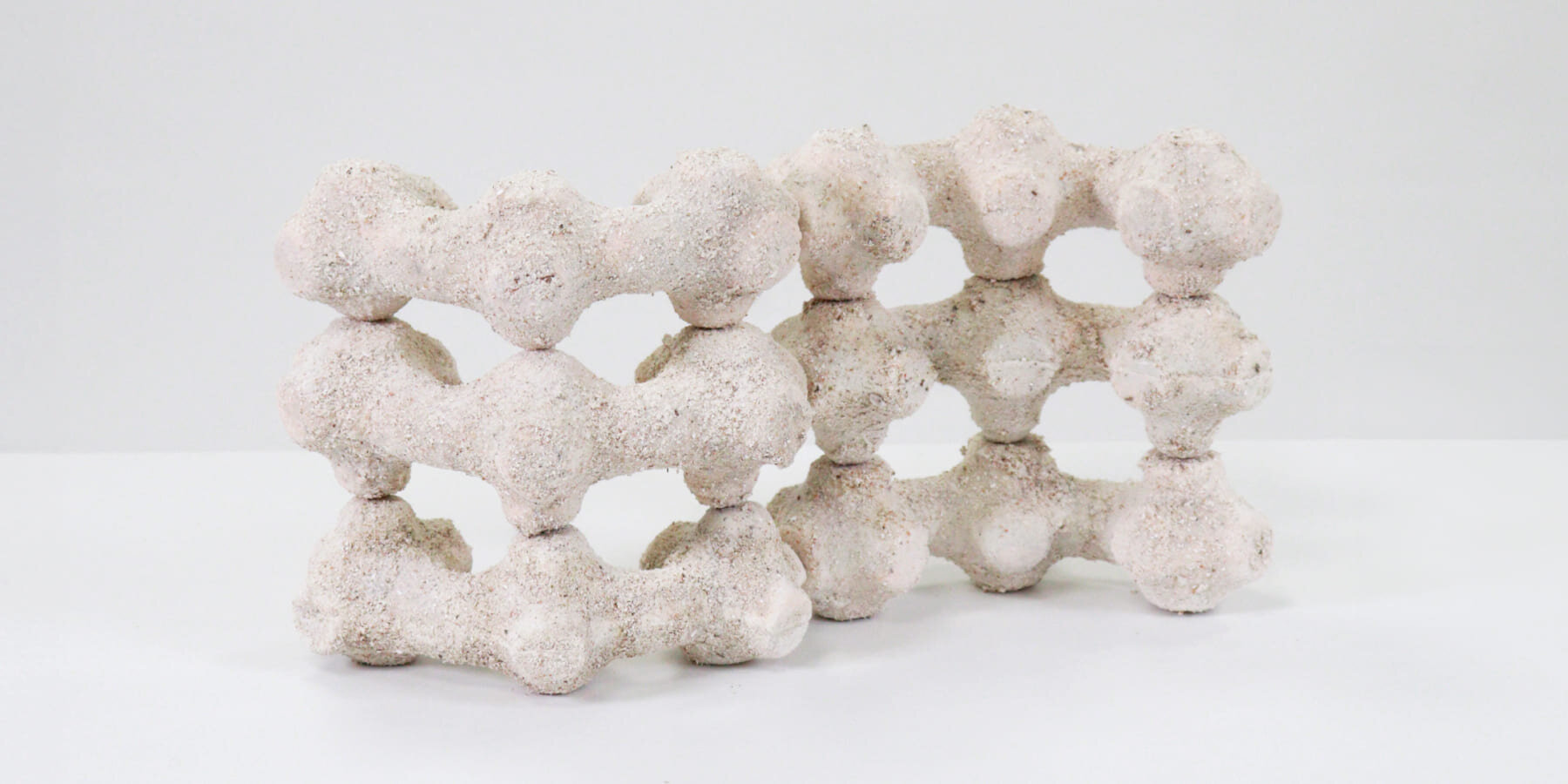 eggnest-sculptural-modular-urban-shelter-butterflies-jayoung-kim-jungmin-park-chaewon-lee-designboom-1800-2