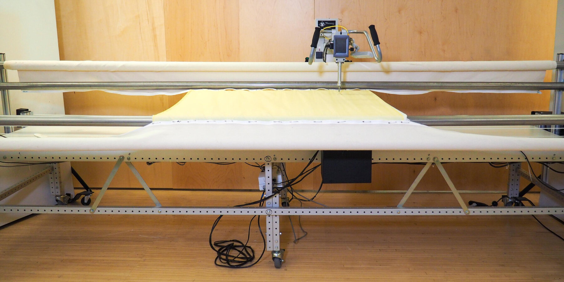 flat-fabric-deployable-3D-furniture-computer-controlled-sewing-machine-sapna-tayal-carnegie-mellon-university-designboom-ban2