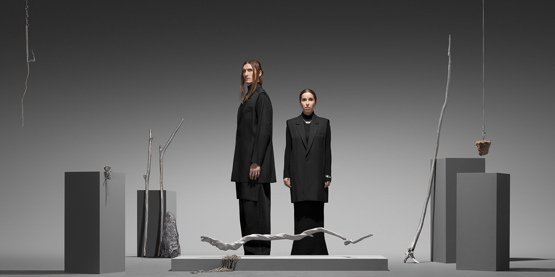 from-a-distance-exhibition-sculptural-furniture-batten-and-kamp-designboom-1800-3