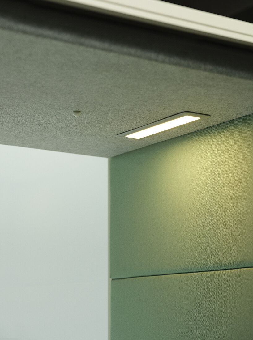 nurus designs quiet in the office with the calma modular acoustic pod on wheels