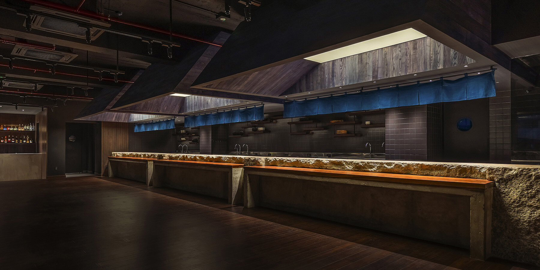 rokusho-bar-inrestudio-ho-chi-minh-city-vietnam-designboom-1800-1