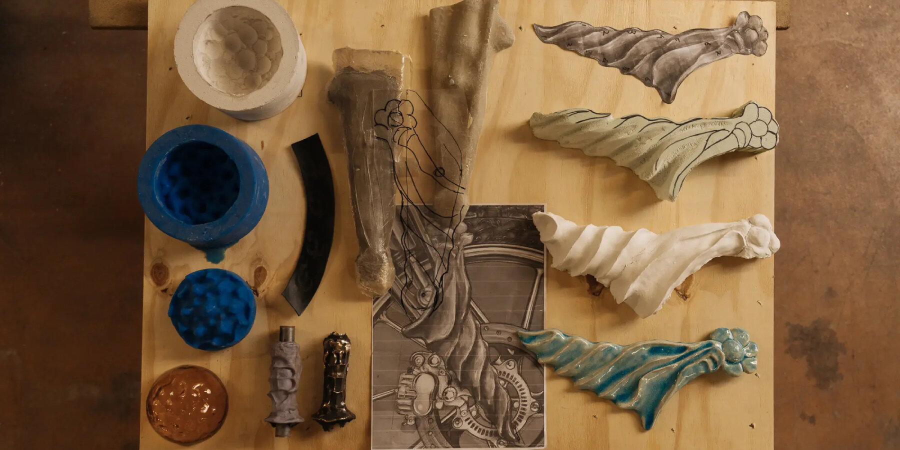 royal-enfield-flying-flea-art-motorbike-limestone-walnut-resin-mattia-biaggi-designboom-ban