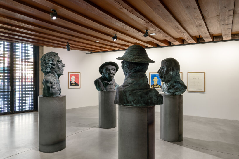 Details of a sculpture's face reflecting the suffering and tension of characters in Thomas Schütte's works.