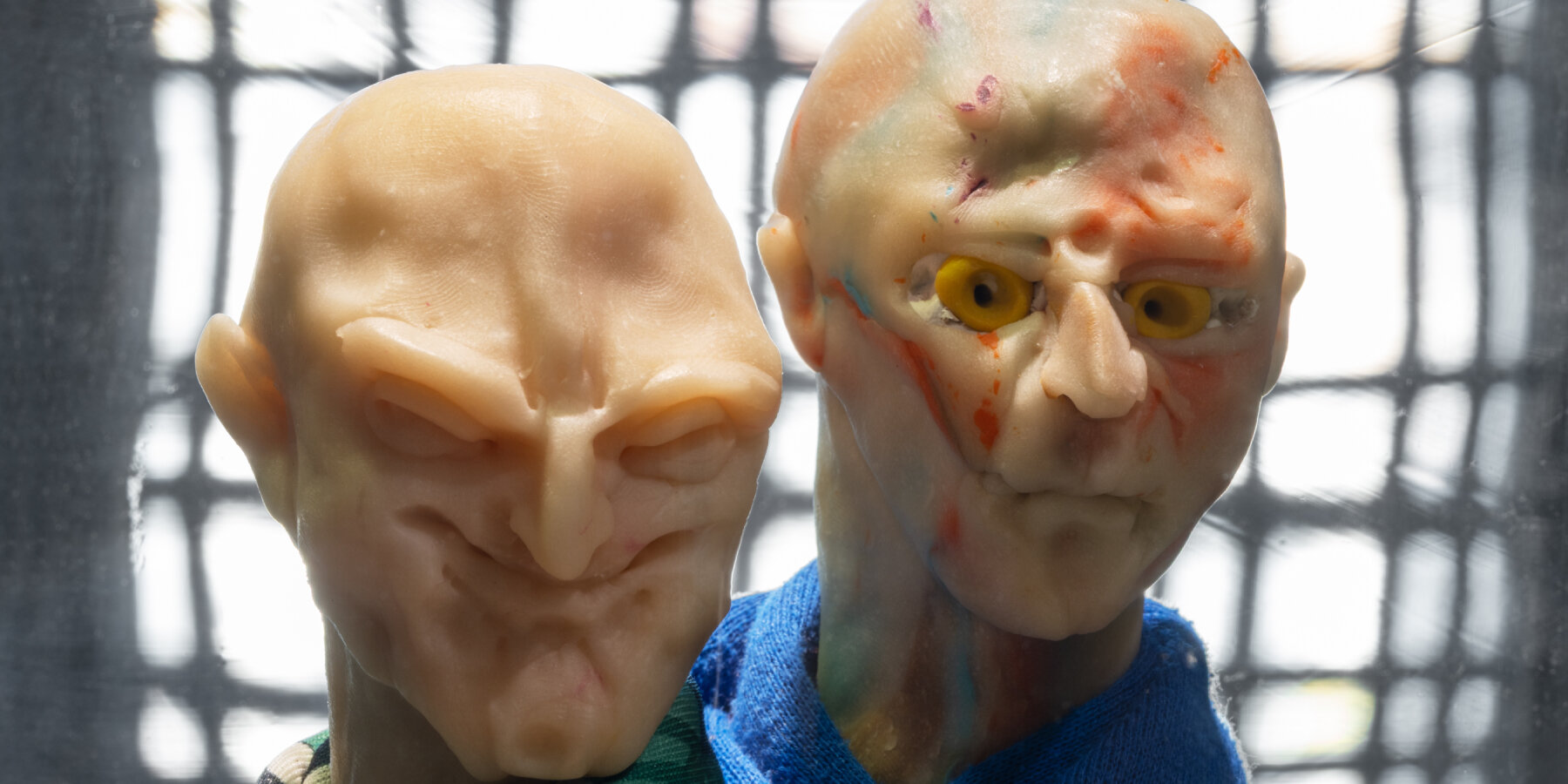 sculptures-human-figures-thomas-schütte-major-retrospective-venice-punta-della-dogana-pinault-collection-designboom-ban