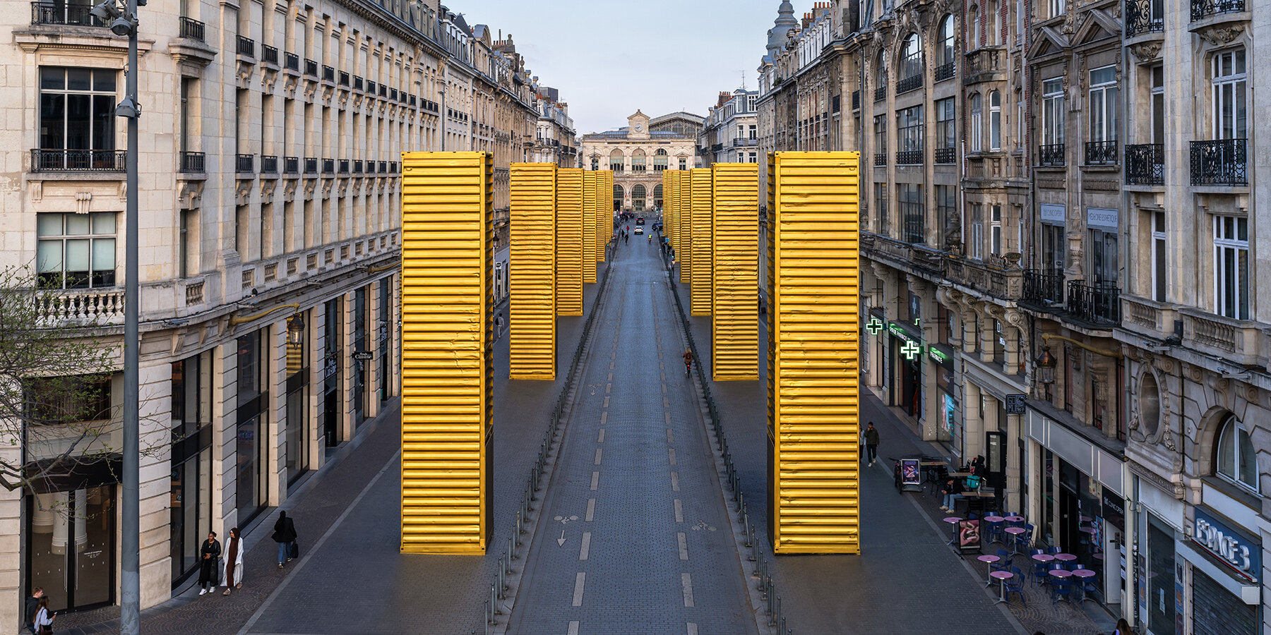 spy-golden-monoliths-lille-designboom-02