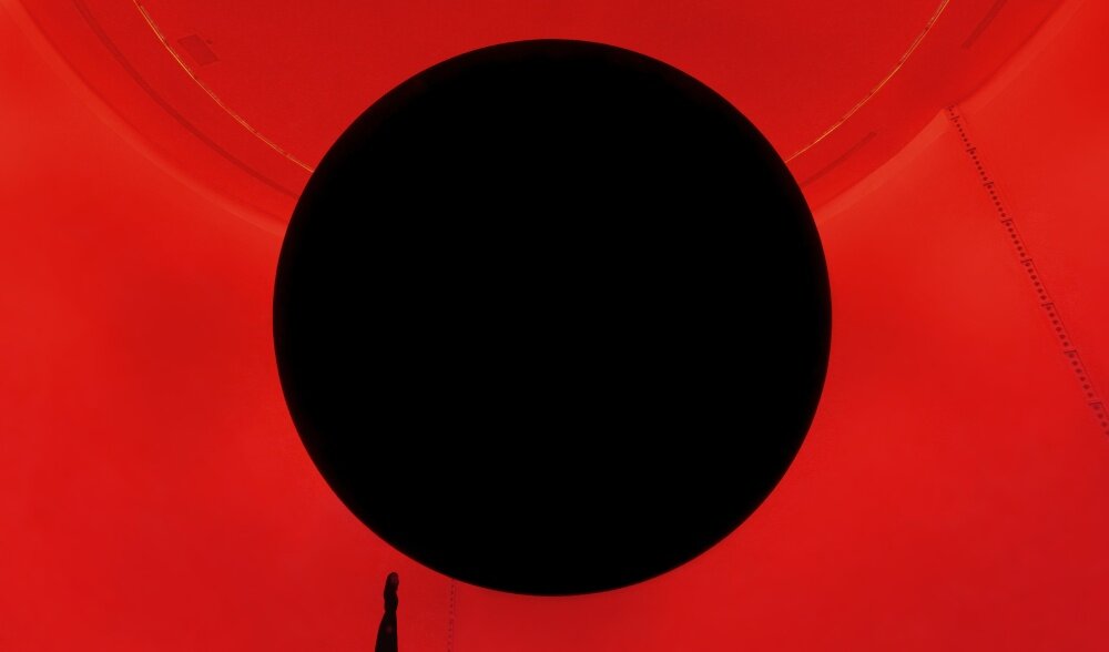 inside teamLab phenomena abu dhabi: a dizzying convergence of light, energy, natural order