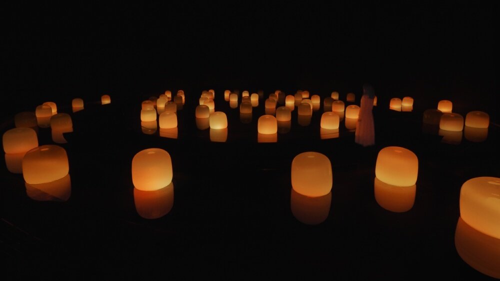 inside teamLab phenomena abu dhabi: a dizzying convergence of light, energy, natural order
