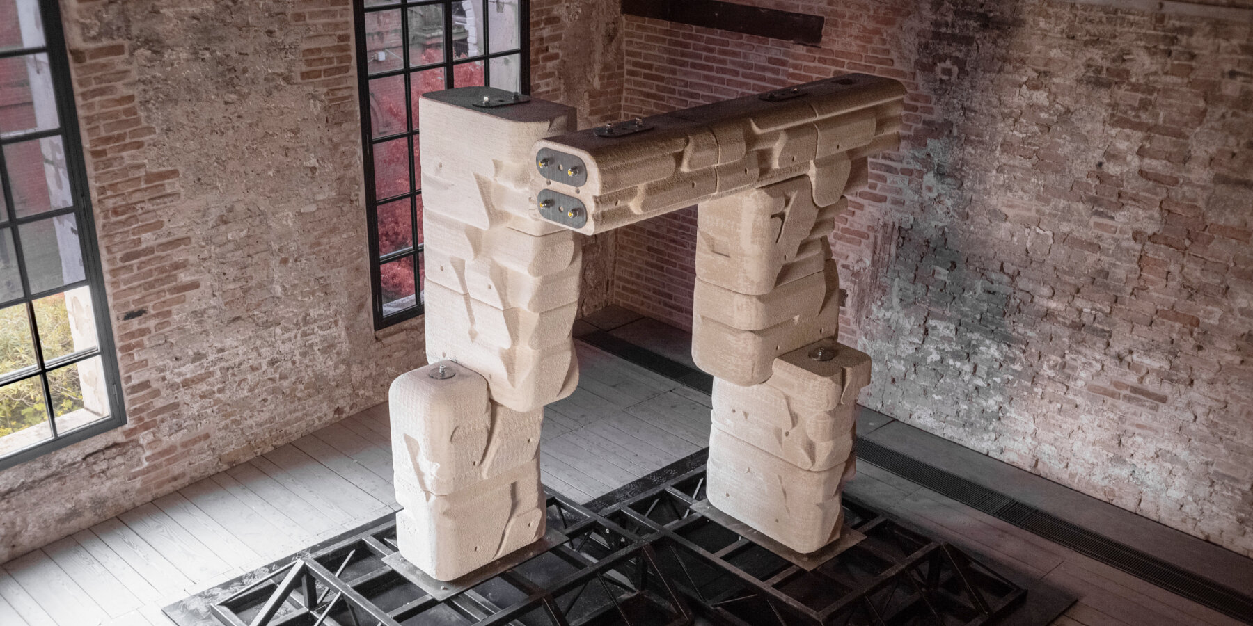 3D-printed-installation-marble-dust-regenerative-materials-venice-architecture-biennale-2025-OZRUH-ETH-zurich-designboom-ban