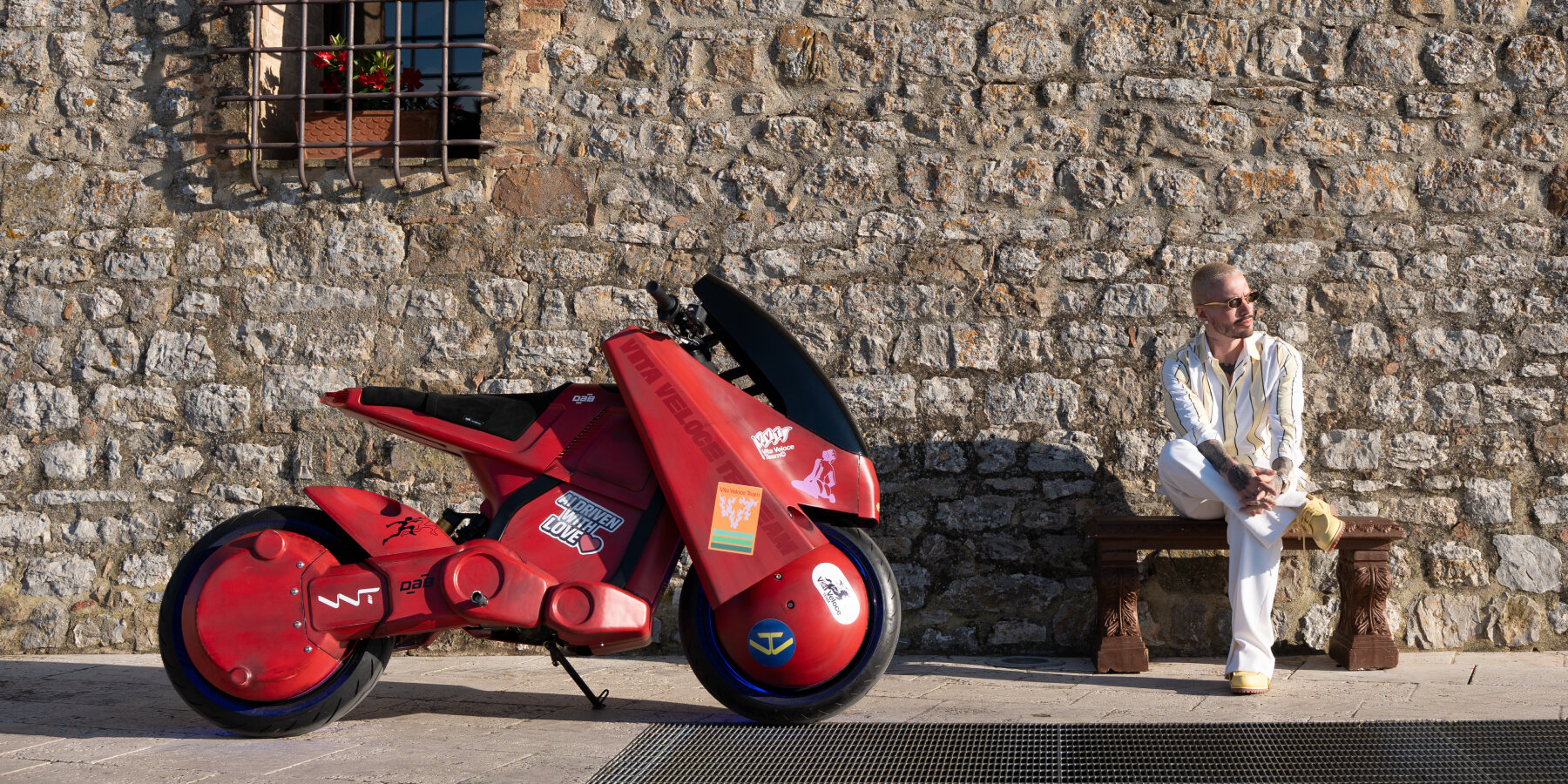DAB-motors-electric-motorcycle-shotaro-kaneda-bike-anime-akira-designboom-ban2