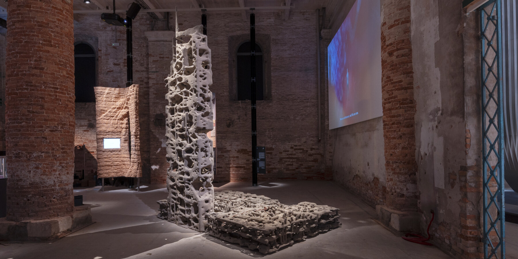 MVRDV-winy-maas-kinetic-sombra-pavilion-biotopia-installation-venice-architecture-biennale-2025-designboom-ban2