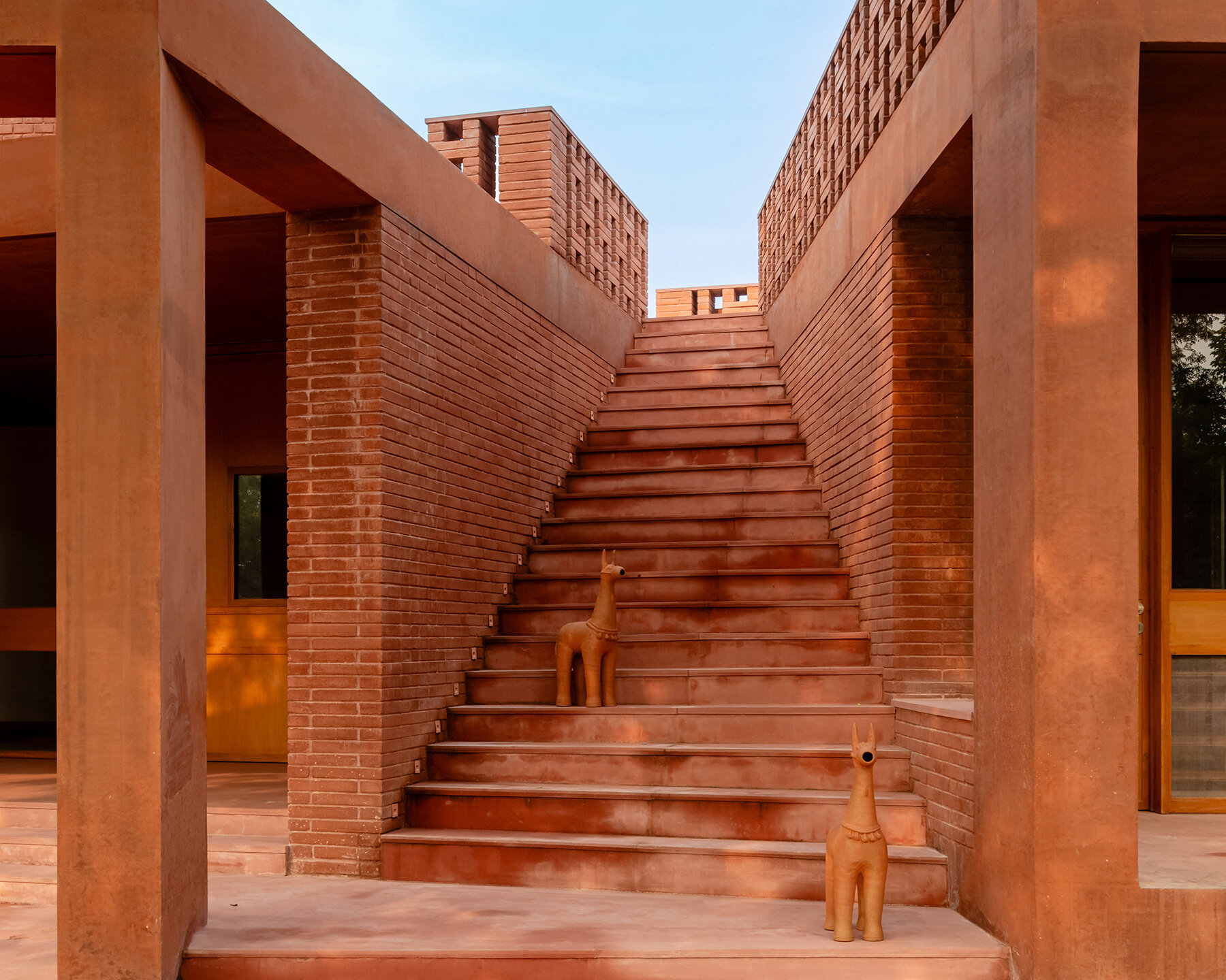 alloa-hills-weekend-house-india-studio-sangath-designboom-06a