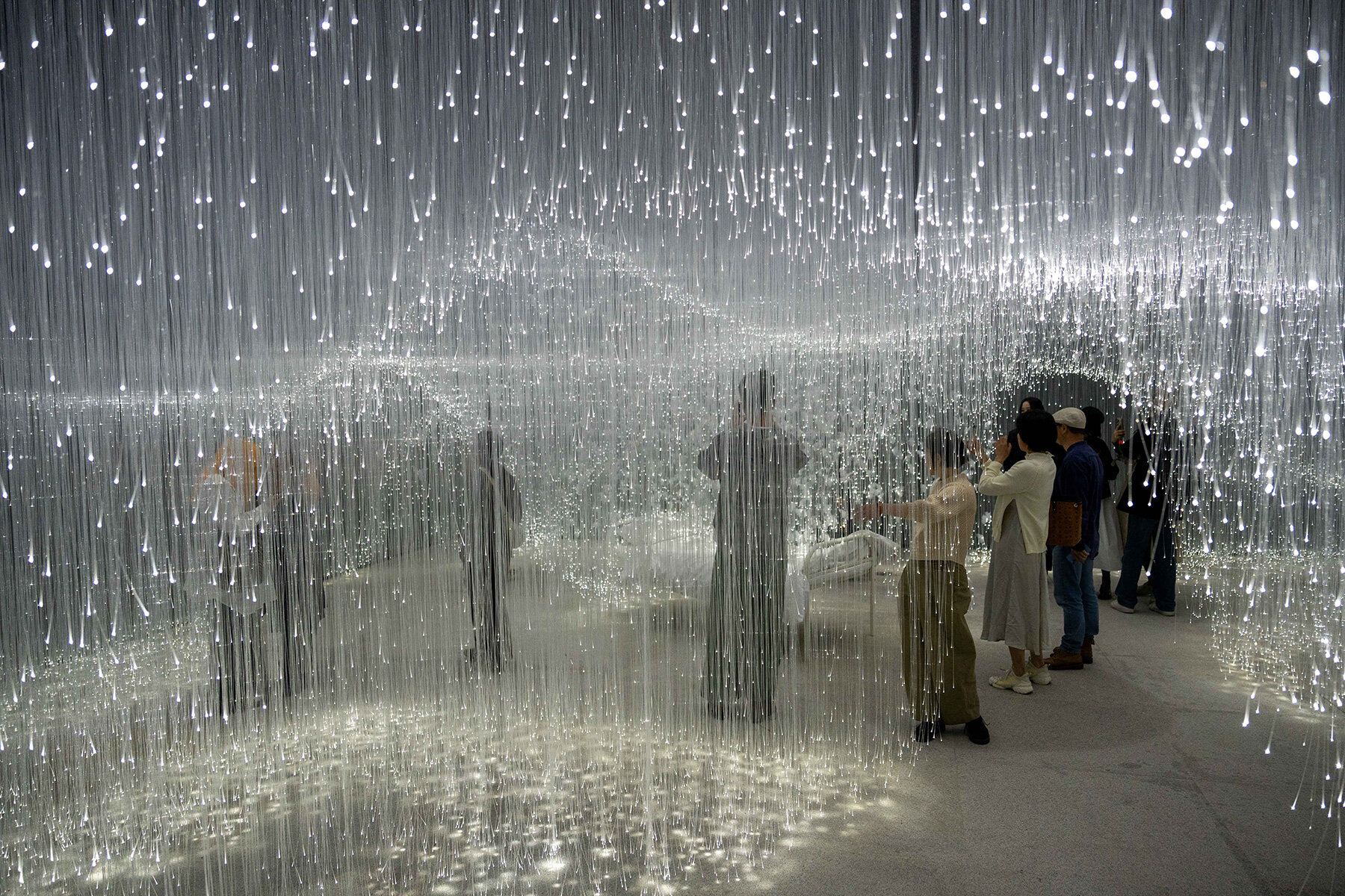 chiharu-shiota-butterfly-wings-warm-beds-beijing-red-brick-art-museum-designboom-large02