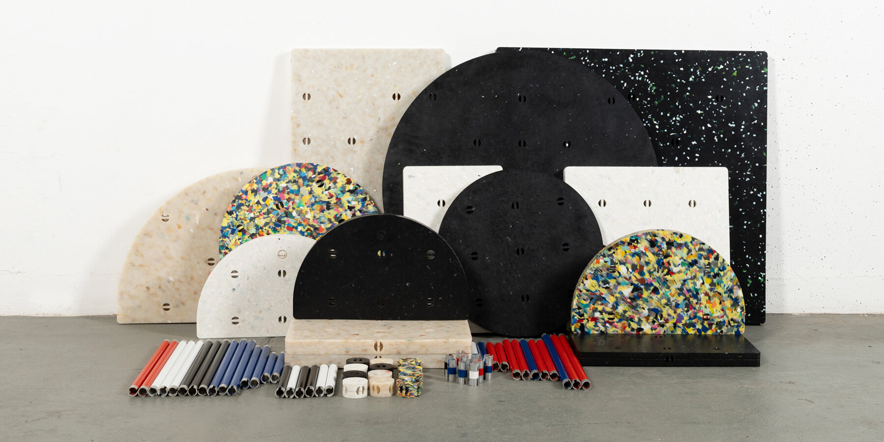 cosmoplast-marcela-coppari-recycled-plastic-modular-furniture-designboom-1800-2
