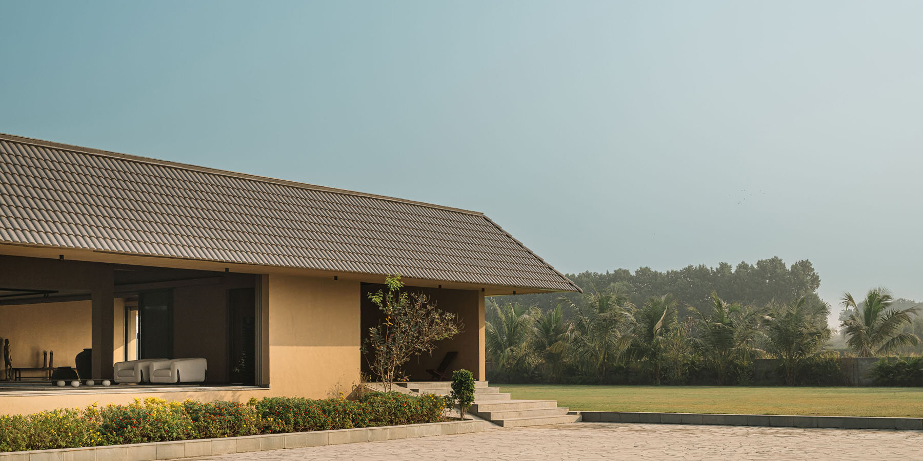 courtyard-house-dwell-surat-india-designboom-1800-3