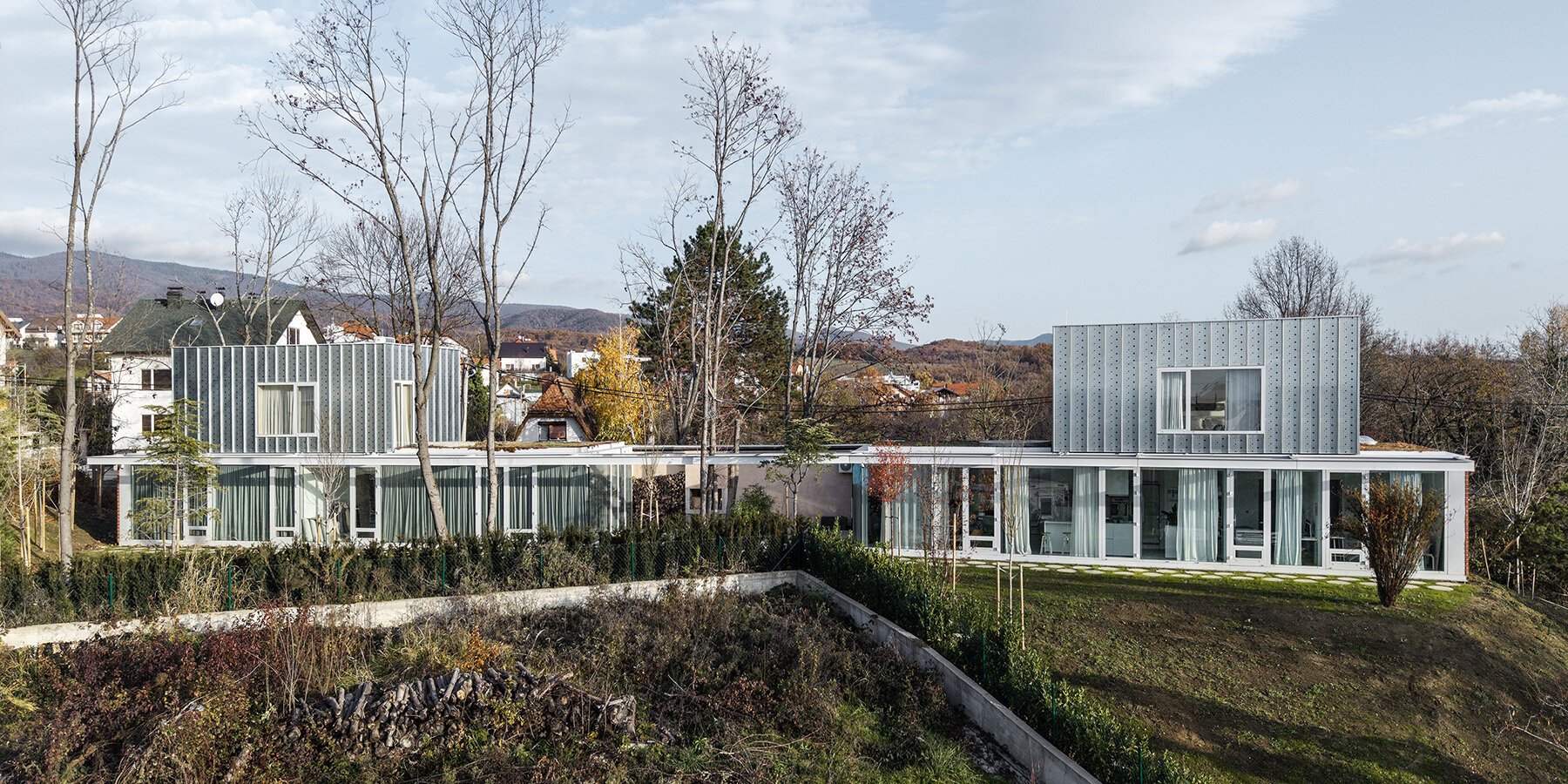double-villa-bukovac-nijric-arhitekti-croatia-designboom-1800-3