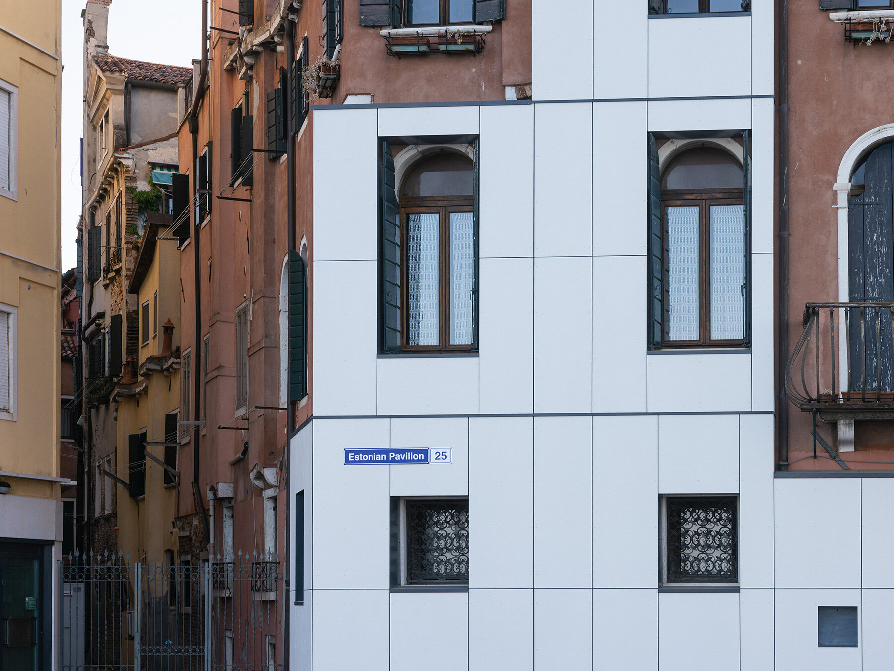 estonian-pavilion-historic-palazzetto-insulation-venice-architecture-biennale-2025-designboom-large01