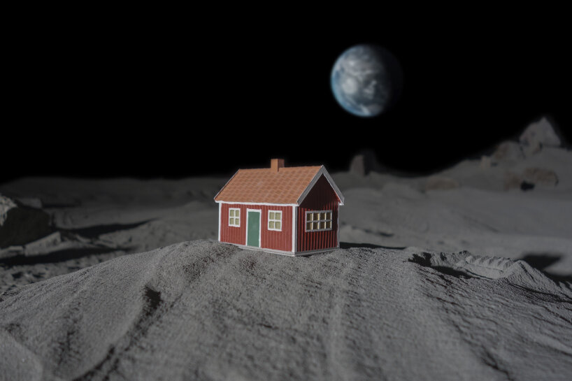 Moon of the House of Tiny Red