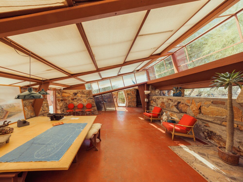 Franck Bohbot Capture Tallesin Barat oleh Frank Lloyd Wright di Gurun Arizona