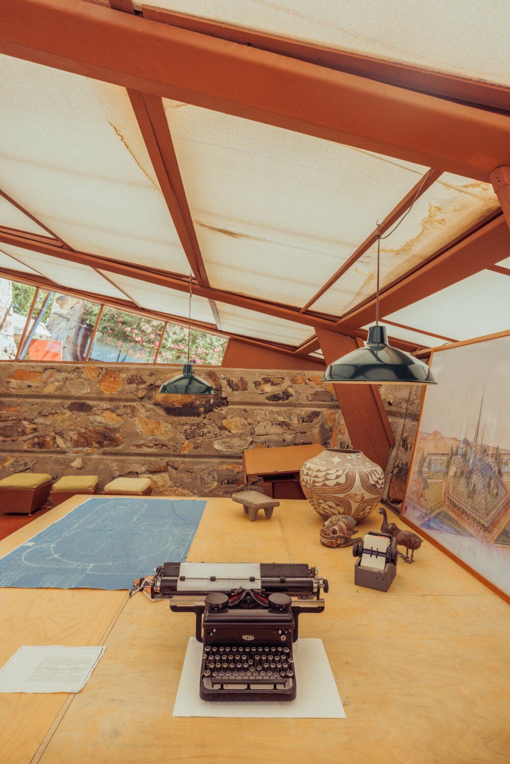 Franck Bohbot Capture Tallesin Barat oleh Frank Lloyd Wright di Gurun Arizona