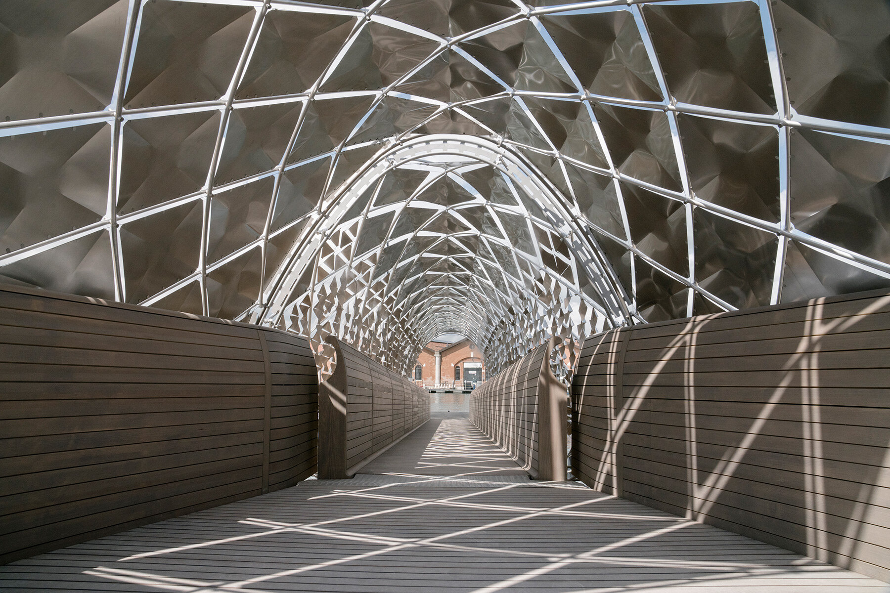 gateway-venice-norman-foster-partners-porsche-designboom-06a