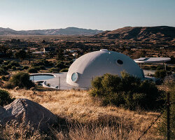 HATA dome explores 'future primitive' design through monolithic architecture in california