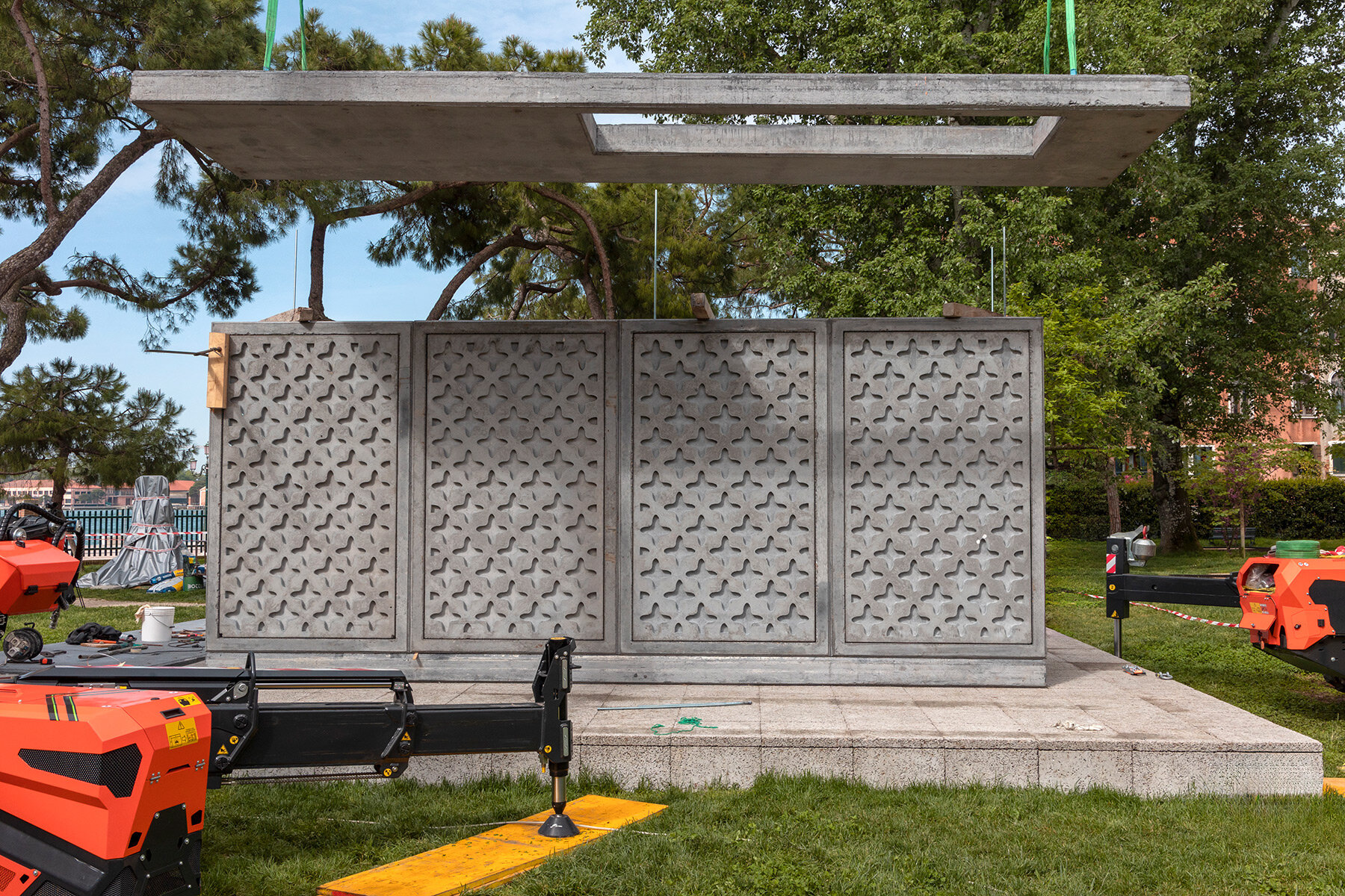 holcim-aravena-elemental-housing-venice-biennale-2025-designboom-09a