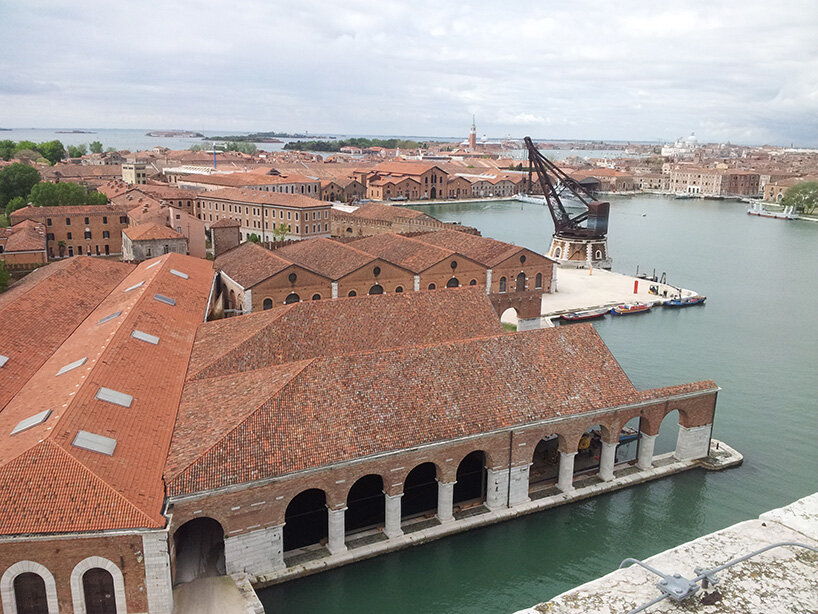 Dalam Keys Minor: Venice Art Biennale 2026 mengungkapkan tema yang dikandung oleh kurator yang meninggal Koyo Kouoh