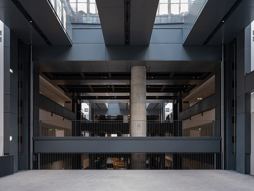 Desain Cartier baru Jean Nouvel dari Jean Nouvel terlihat selama Venice Architecture Biennale