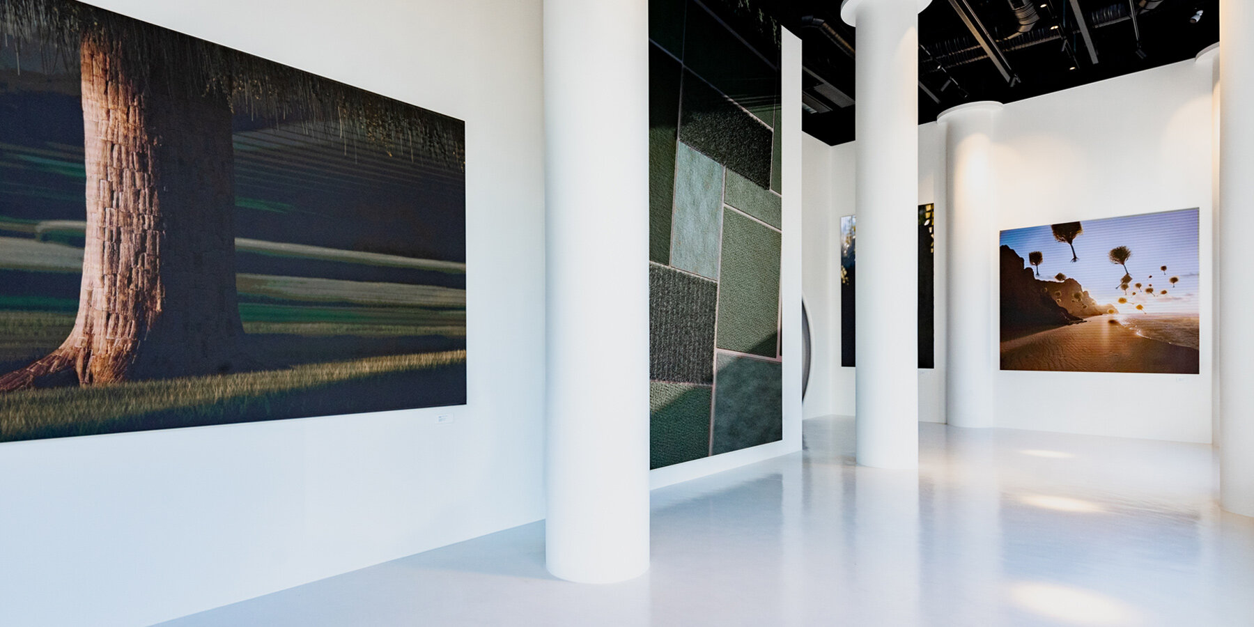 load-gallery-barcelona-exhibition-digital-hybrid-art-designboom-1800-3