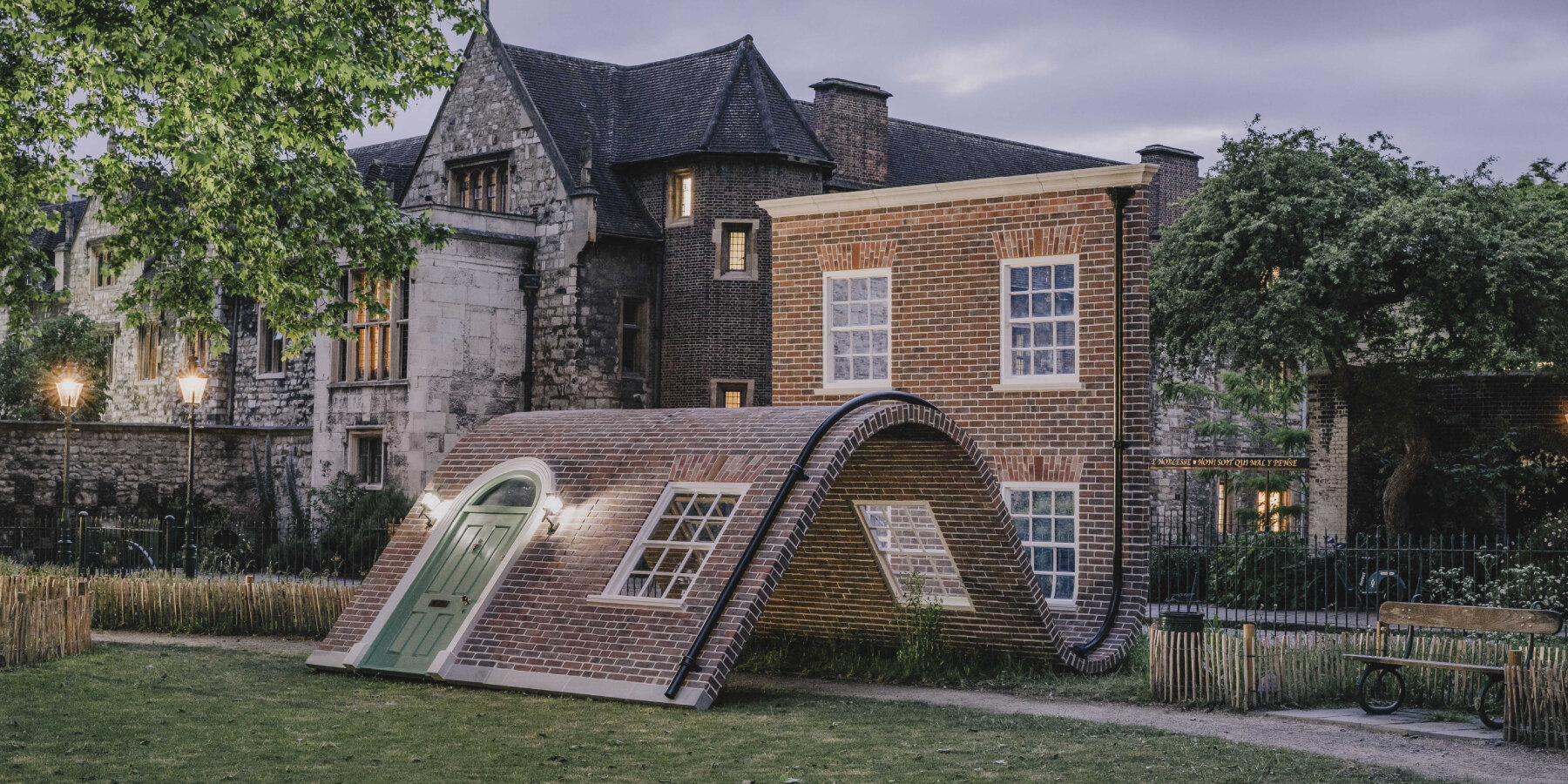 london-alex-chinneck-bricks-facade-sculpture-public-art-clerkenwell-design-week-designboom-ban2