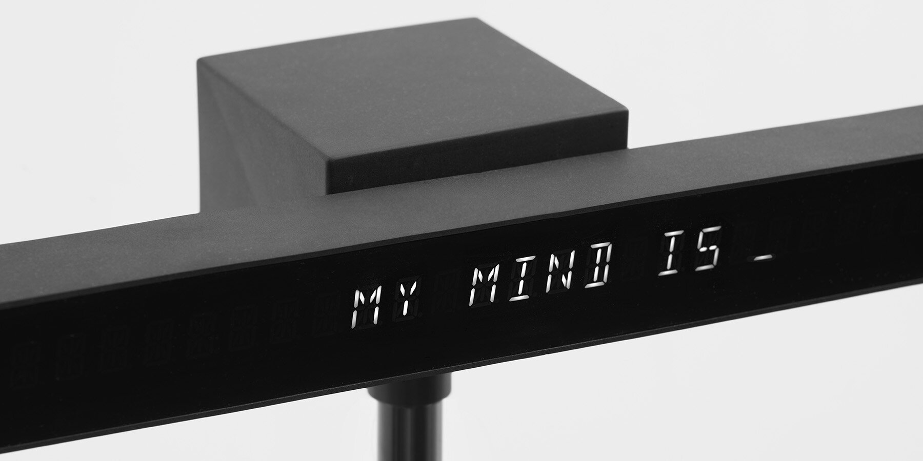 models-crisis-kinetic-generative-sculptures-jakub-kozniewski-designboom-1800-1