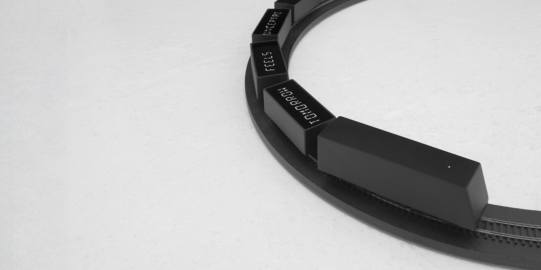 models-crisis-kinetic-generative-sculptures-jakub-kozniewski-designboom-1800-3
